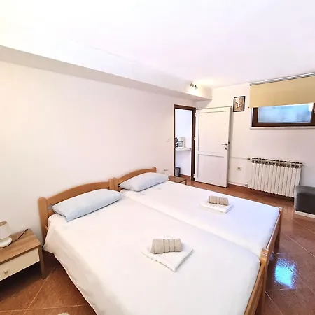 Apartment Dina